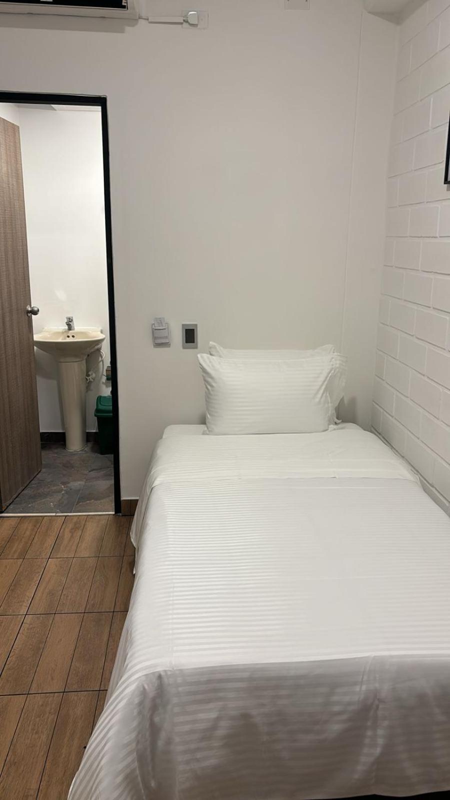 Hotel Provenza Garden メデジン エクステリア 写真