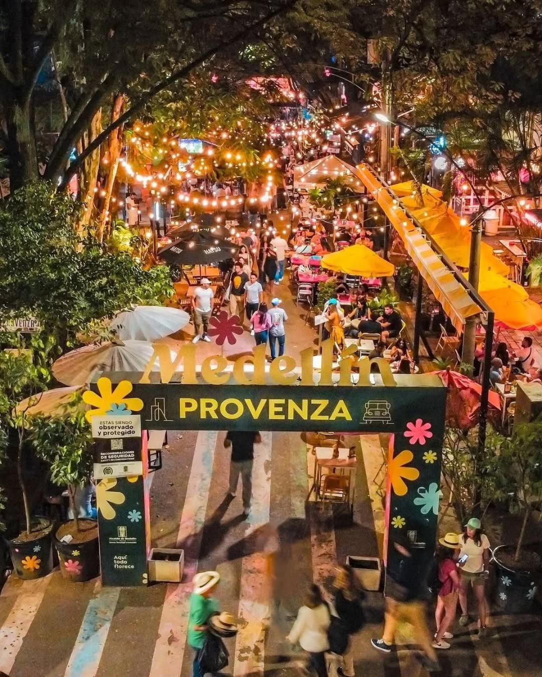 Hotel Provenza Garden メデジン エクステリア 写真